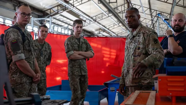 Wikimedia Commons / Lithuanian Delegation tours 21st Theater Sustainment Command Innovation Center (9785655)
