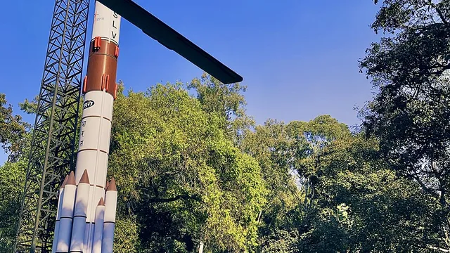 India's Space Agency Eyes Crucial Role for Docking Tech in Future Lunar Missions - ISRO PSLV (2020) 06
