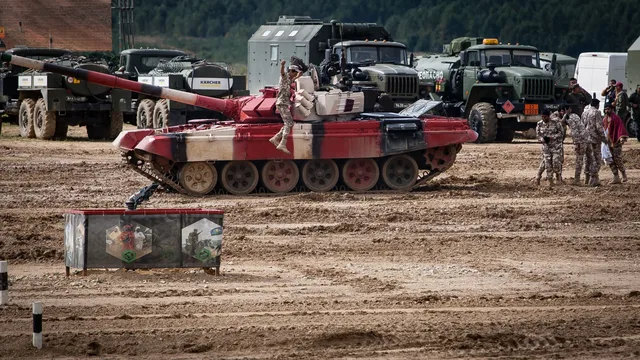 Rajnath Singh Emphasizes Importance of Tanks in Ground Warfare Amid Drones and Missiles Advancements