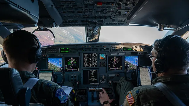 Wikimedia Commons / 76th AS conduct training flight to maintain airlift readiness (9415555)